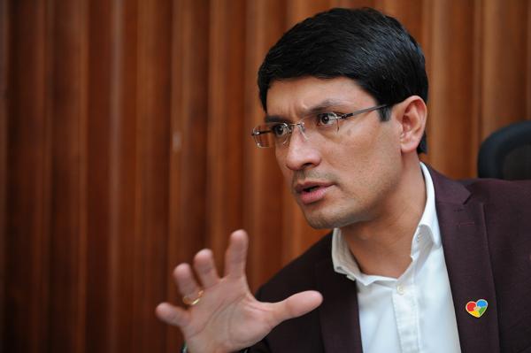 Venganza gringa a Camilo Romero por oponerse a la fumigación