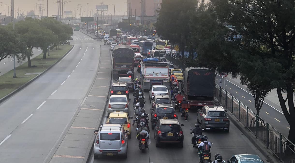 El uribismo promueve puentes de cuatro días