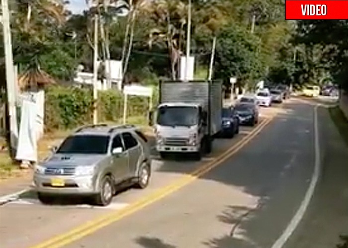 Con más de 100 muertos al día en Bogotá ¡Y los irresponsables se siguen yendo de puente!