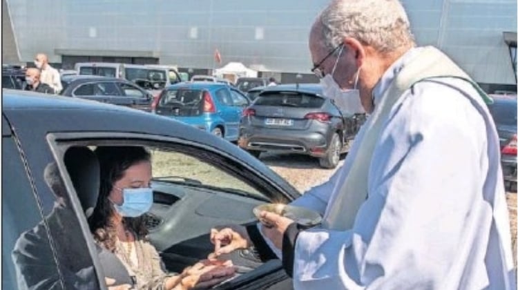 Padre, quiero hablar con usted: que abran los templos