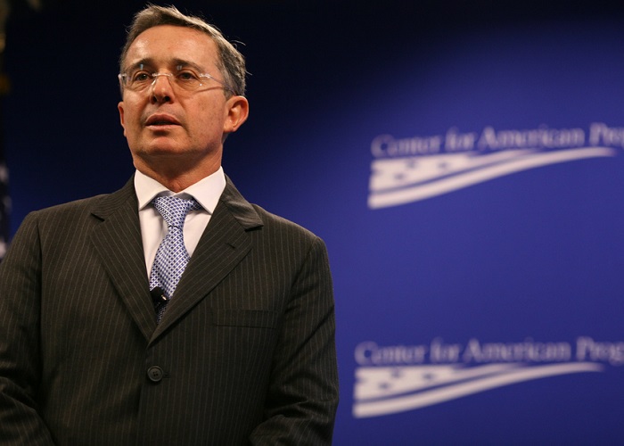 Álvaro Uribe y la institucionalidad