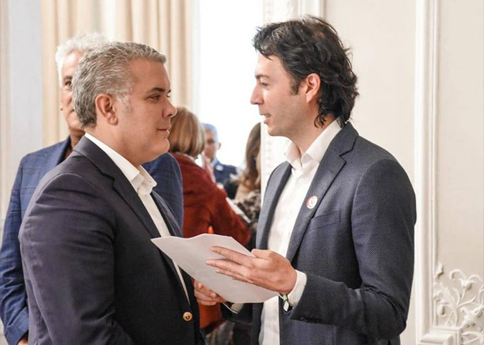 ¿La pulla de Daniel Quintero a Duque por el préstamo de Avianca?