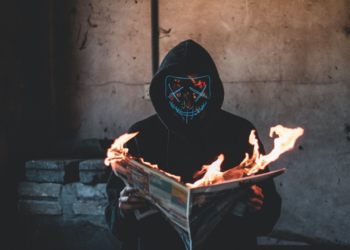 Hasta la irracionalidad ha involucionado el Homo sapiens