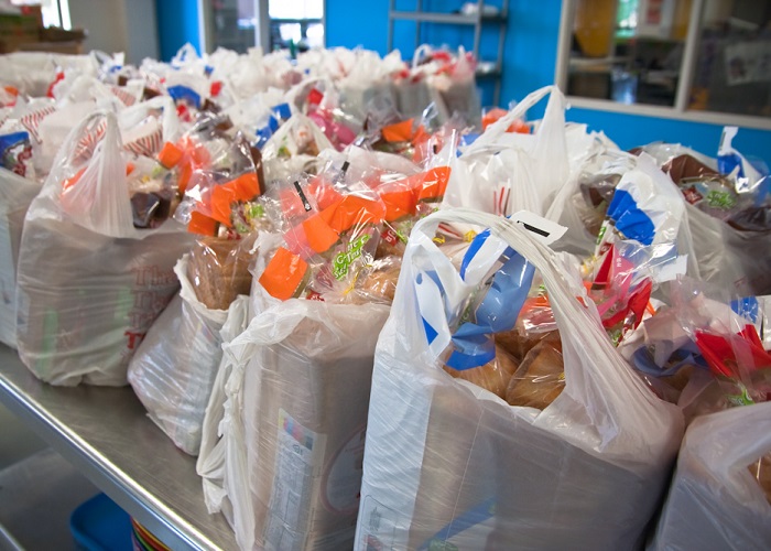 El coronavirus dura más en plástico que en papel, tela o cartón