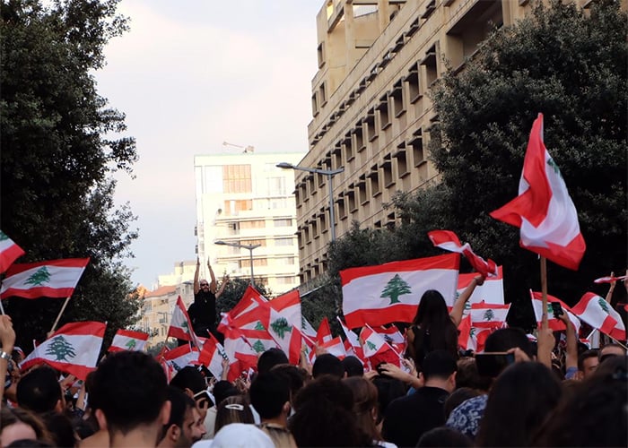 Las protestas contra el impuesto al WhatsApp que terminó con la caída del gobierno del Líbano
