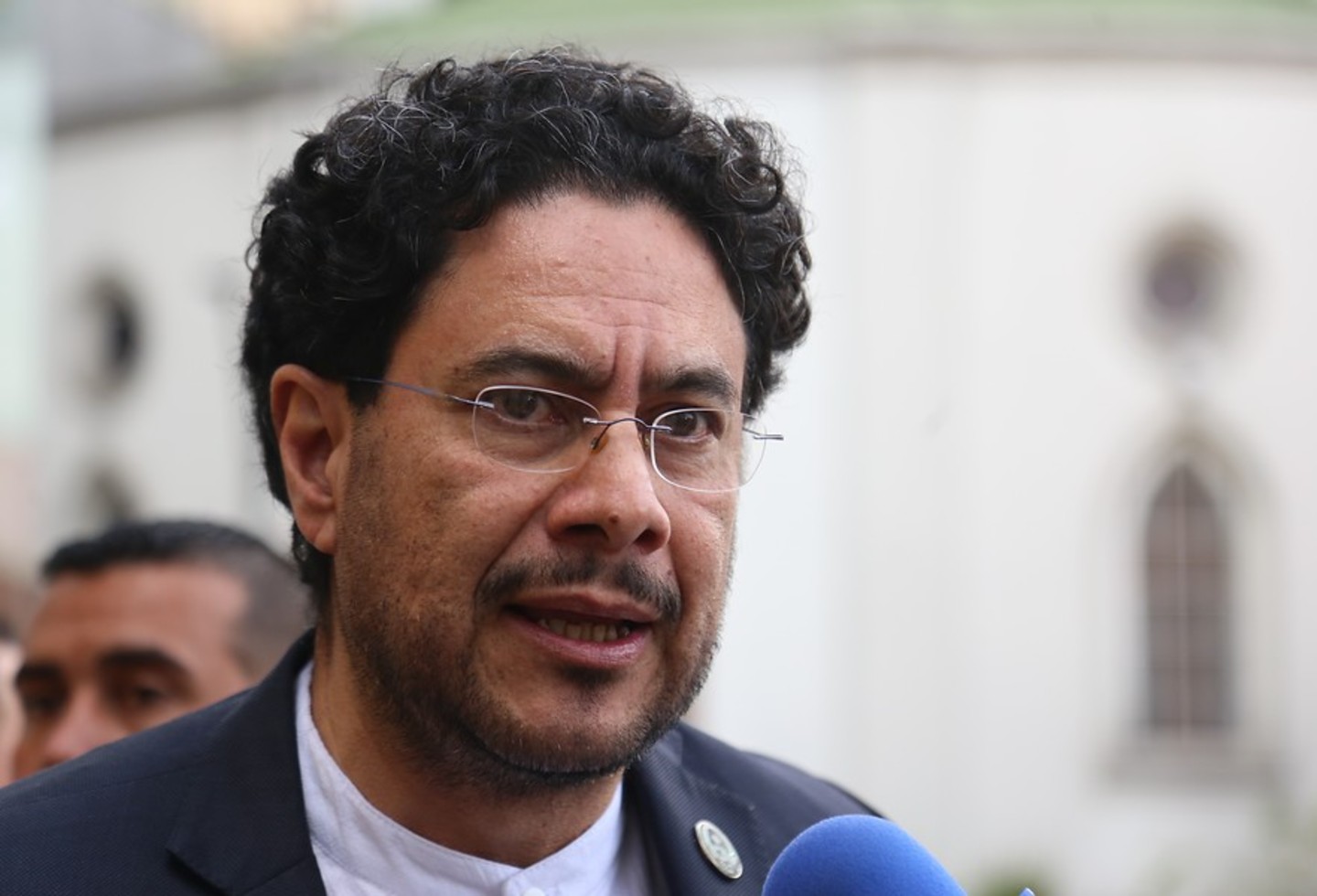 Consejero de Duque regaña a El País de España por publicar entrevista a Iván Cepeda