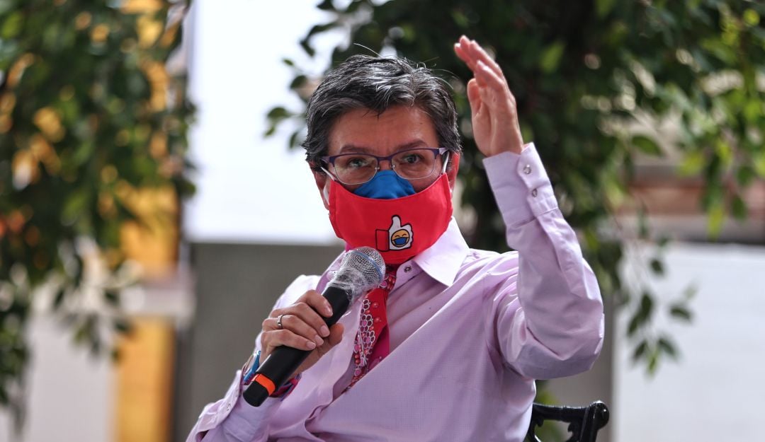 La guerra sucia contra Claudia López por defendernos de la policia