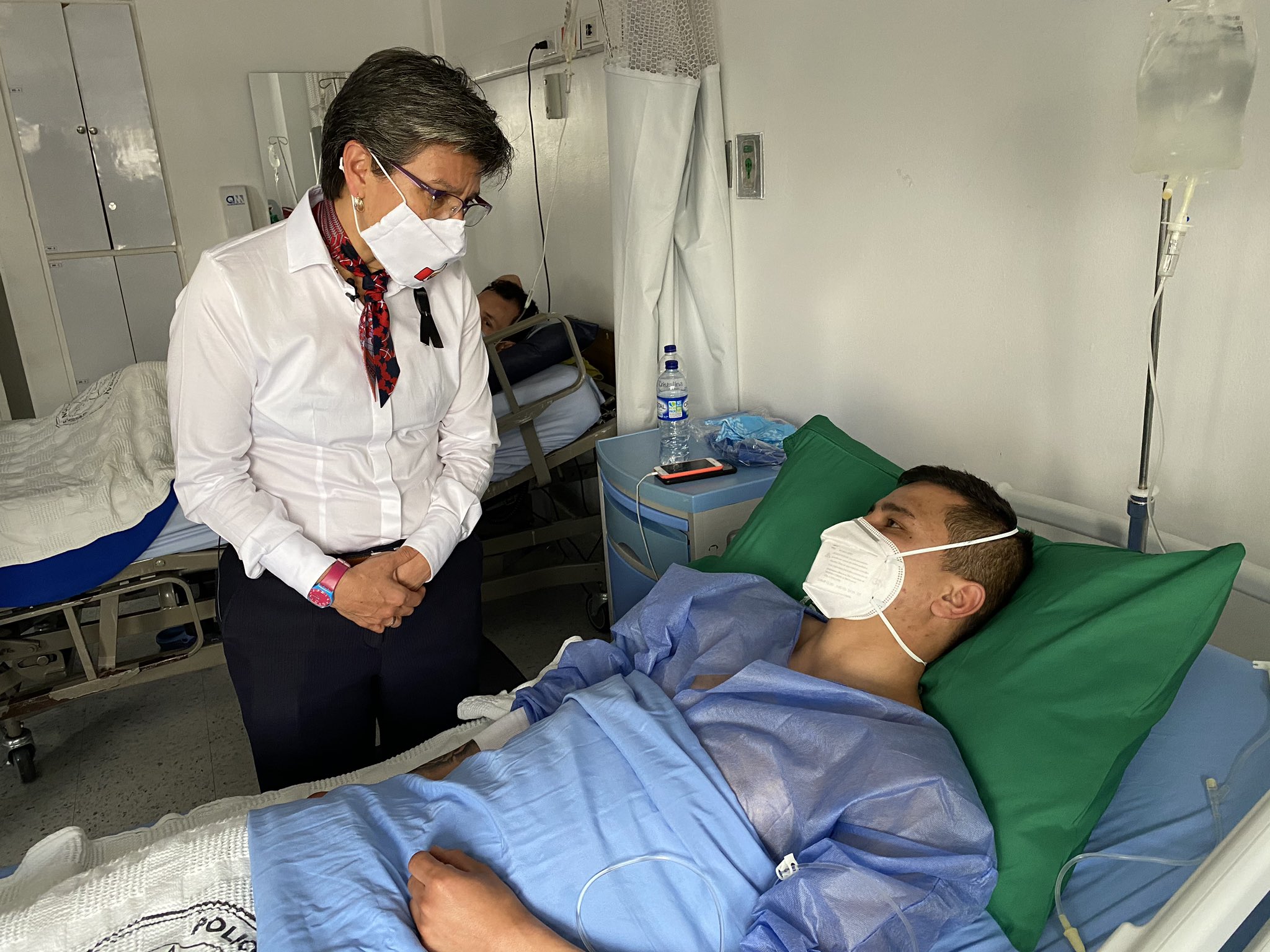 Acusan a Claudia López de hacer política con el sufrimiento de las víctimas de la policía