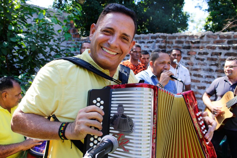 Escándalo por video viejo de Rey Vallenato Julián Rojas llevado por la droga