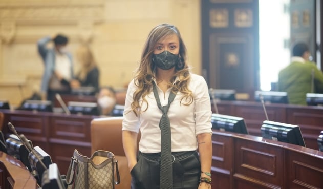 Comparan a congresista Katherine Miranda con Neymar