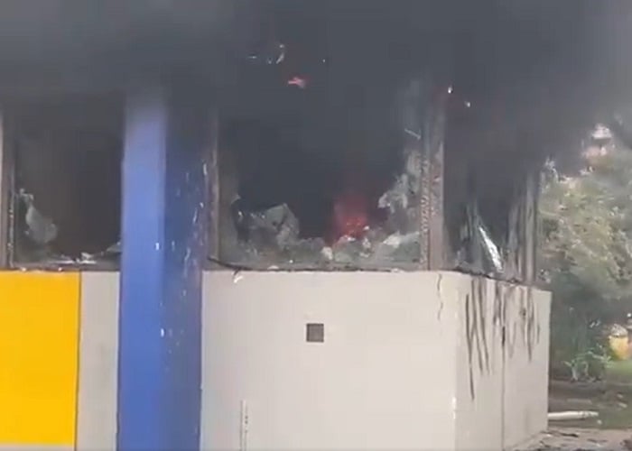 Arrancaron de nuevo las quemas de CAI en Bogotá