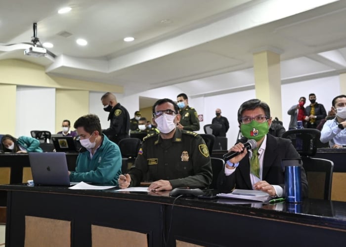 Noche violenta en Bogotá: 41 CAI vandalizados y/o incendiados