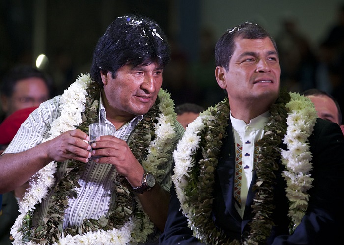 Un complot contra la democracia