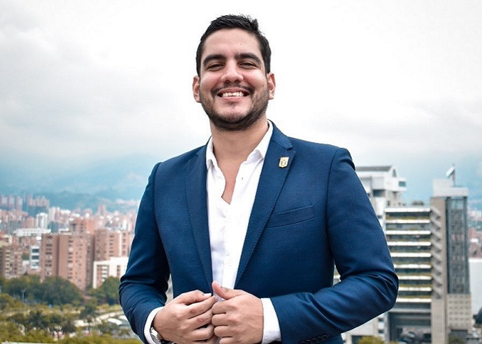 El concejal Alex Flórez, al borde de la 