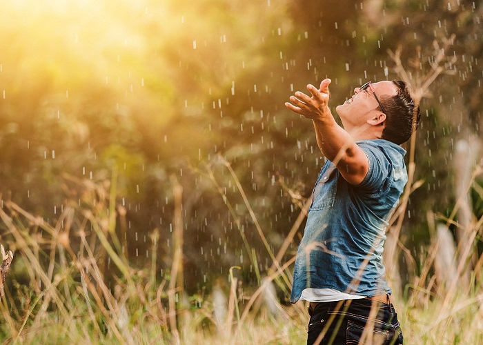 Y si me arrastran hasta el pelotón de fusilamiento me iré cantando