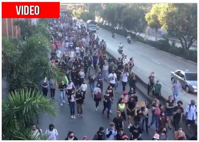 Cientos de personas salieron en Medellín a rechazar la Policía