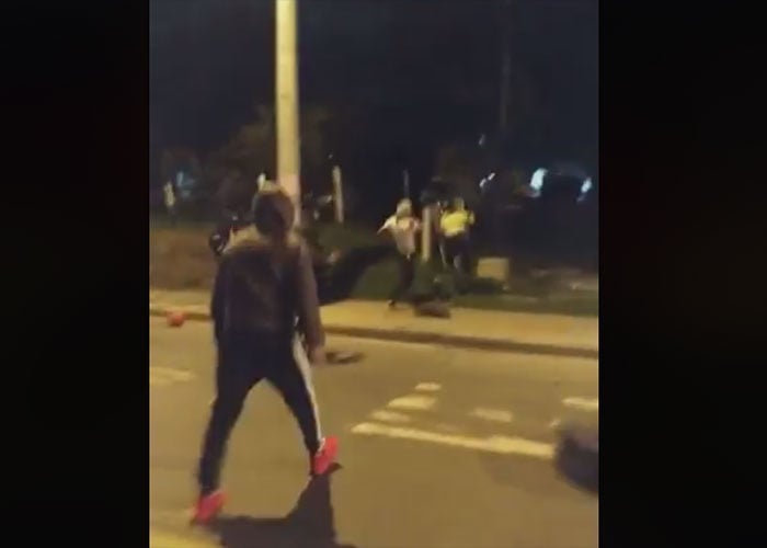 VIDEO: Policías fueron linchados por turba en el norte de Bogotá