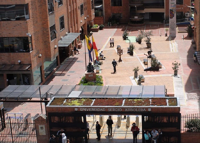 ¿Quedó la Sergio Arboleda atrapa en una discusión pública envilecida?