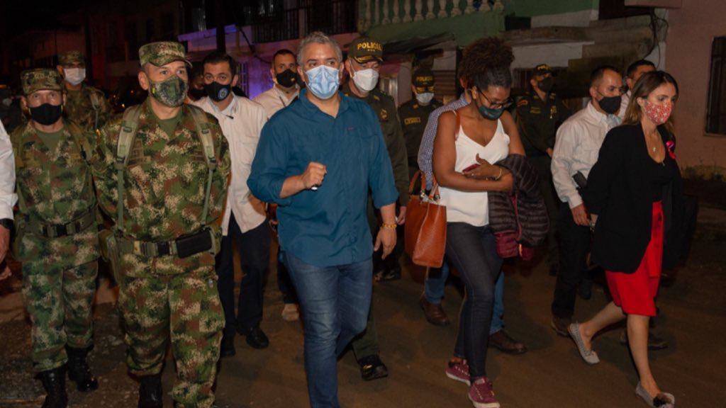 Soldados furiosos con Duque: 