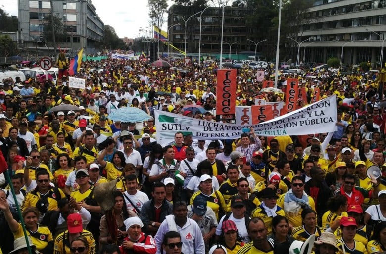 Maestros, a resucitar la protesta social