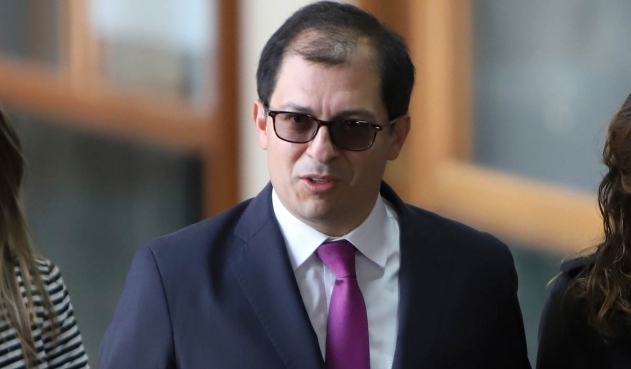 El Fiscal Barbosa mantuvo en secreto el COVID que padece