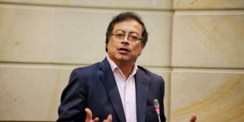 Resultado de imagen de gustavo petro