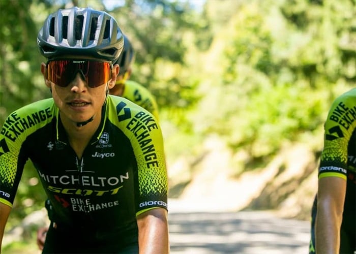 Esteban Cháves se cura de la rodilla y resucita de entre los muertos