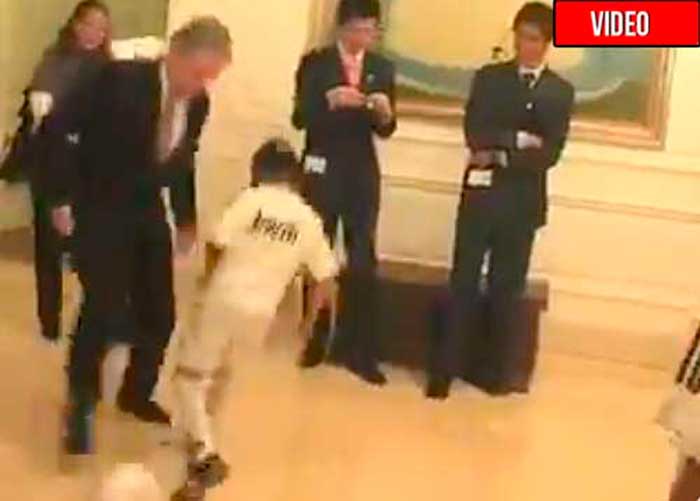 Uribe: un genio para la política, un troncazo para jugar al fútbol