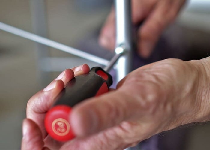 Los jóvenes colombianos que construyen satélites