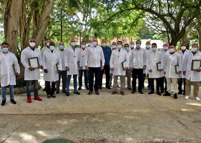 El contingente de médicos cubanos que aspira al Premio Nobel de Paz