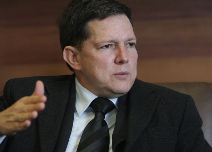 El Ministro de Justicia se escondió en el Metropolitano para ver a Colombia