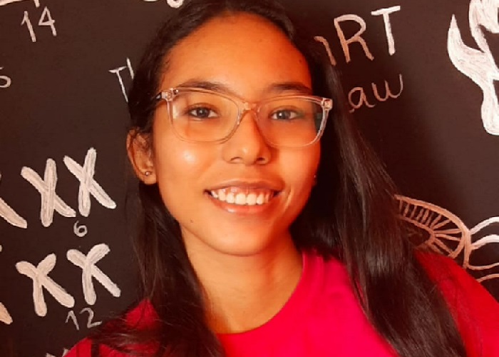 Adolescente local comienza el primer grupo de apoyo para escoliosis de Curvy Girls en Colombia