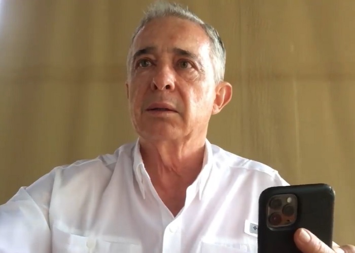 A quién prefieren que suelte: ¿a Uribe o a Barrabás?