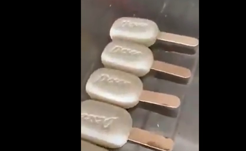 Dar paletas de jabón a ancianos: la canallada de un influencer en Cartagena