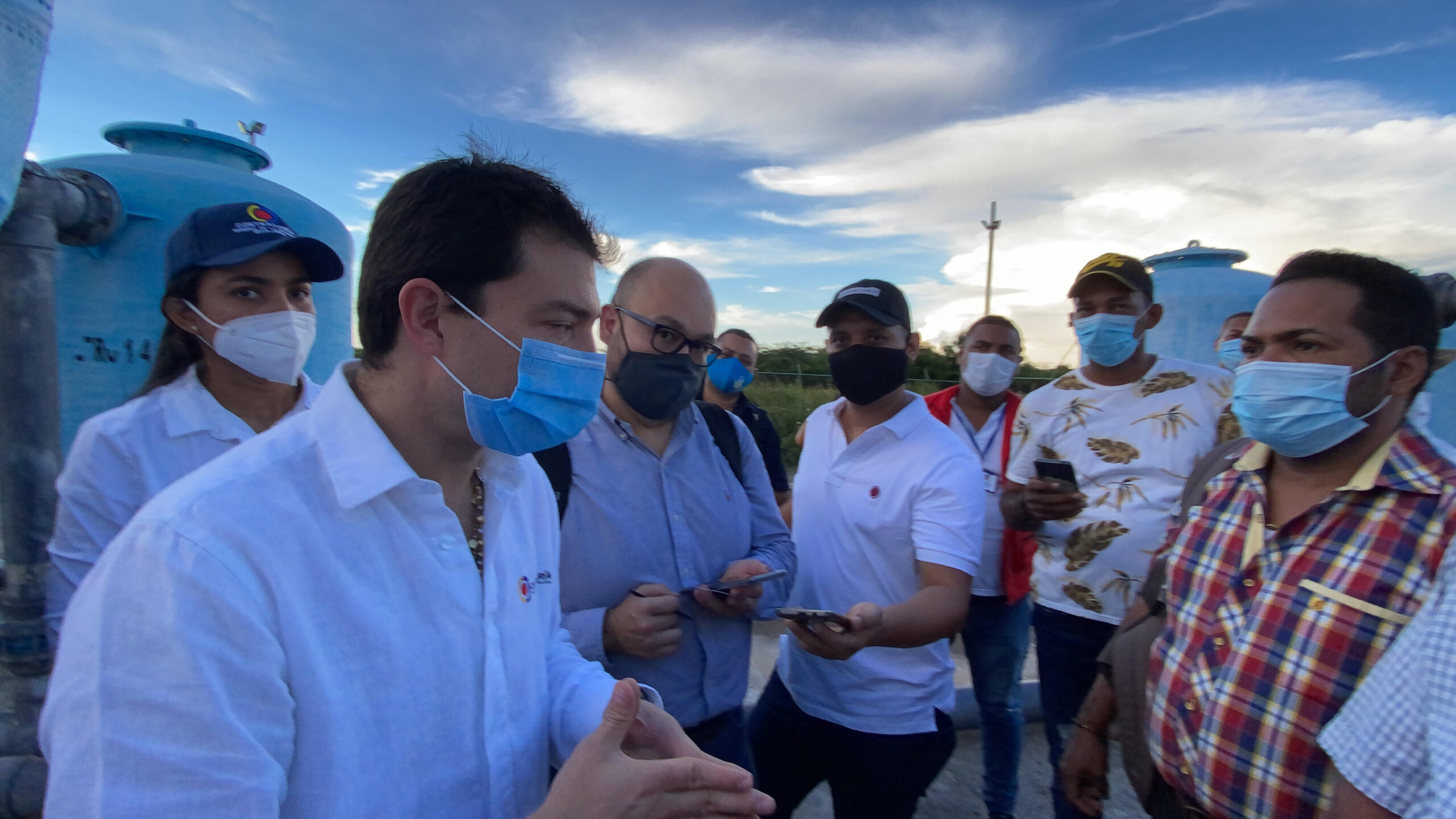 La maratón del contralor Córdoba tras los elefantes blancos en el Caribe