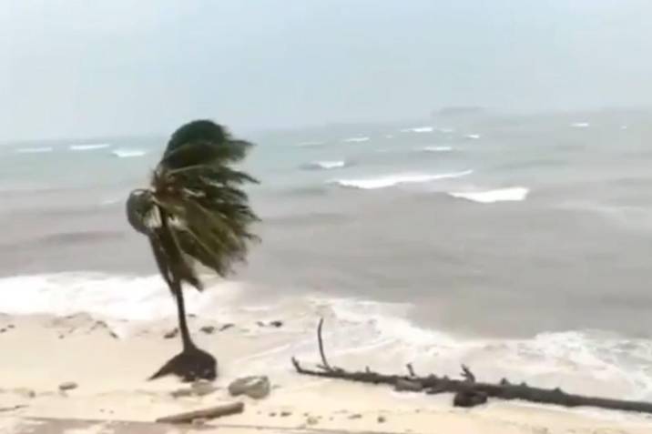 El desastre de Iván Duque durante la emergencia de San Andrés y Providencia