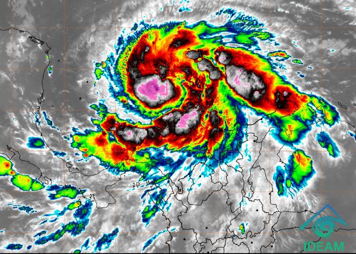Alerta máxima en San Andrés por huracán