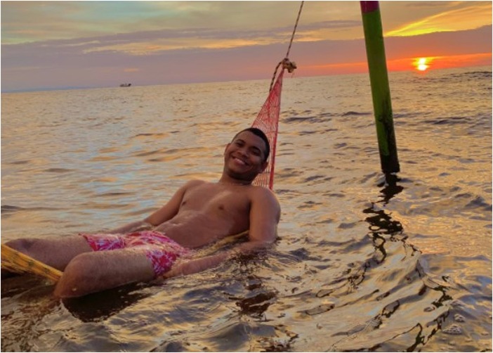 Polo Polo desafía, desde una hamaca, a sus enemigos mamertos