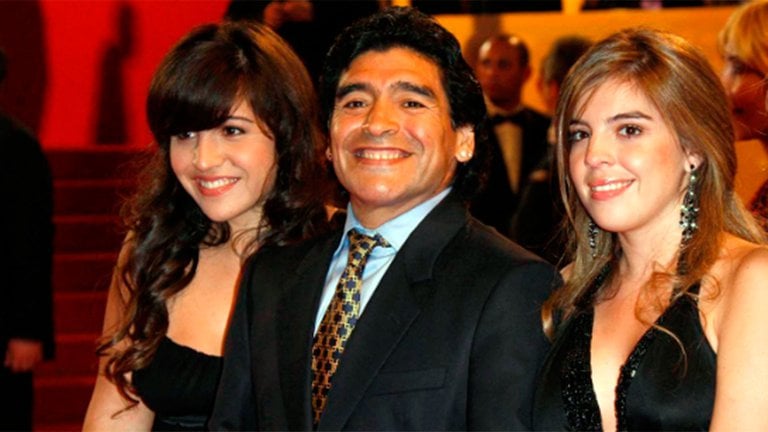 La pelea con sus hijas: el dolor que rompió el corazón de Maradona