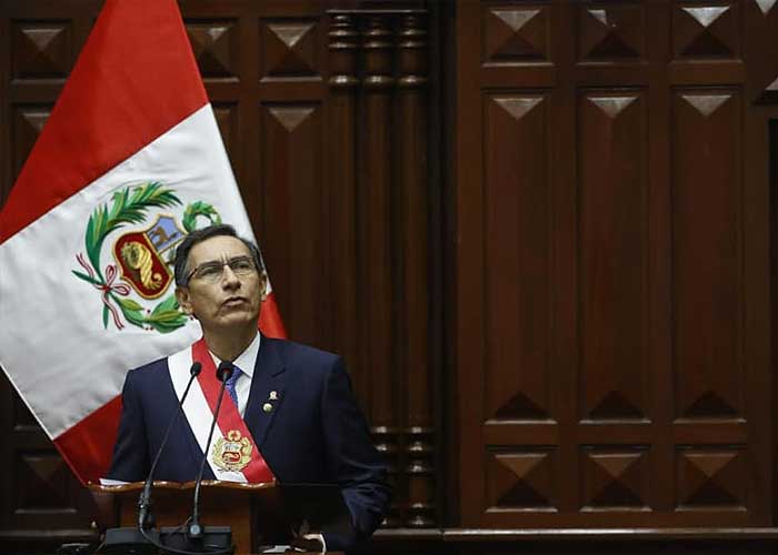 La jugada del Congreso peruano para sacar al presidente Vizcarra