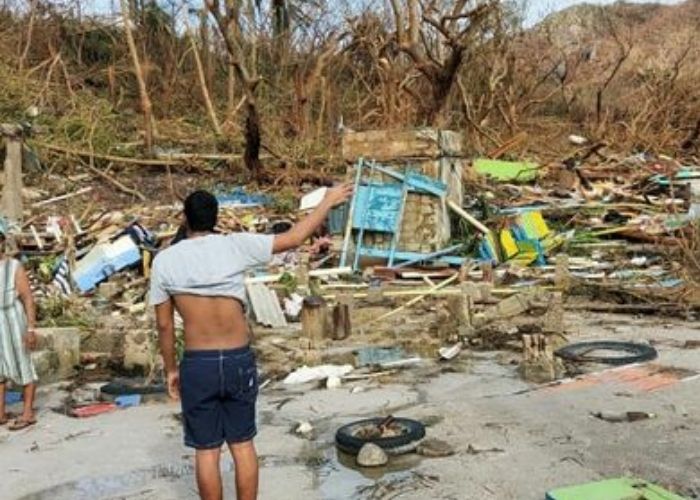VIDEO Familia se esconde en el baño para sobrevivir del huracán Iota