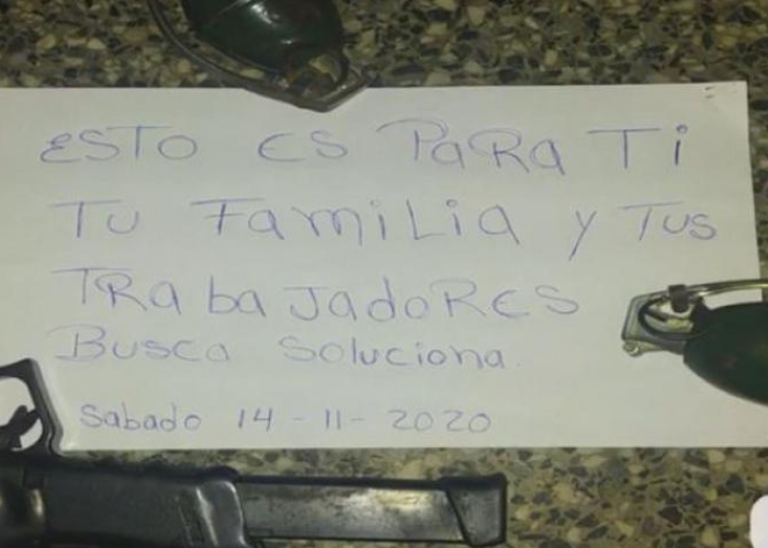 “$30 millones de pesos o le explotamos su negocio a granada”