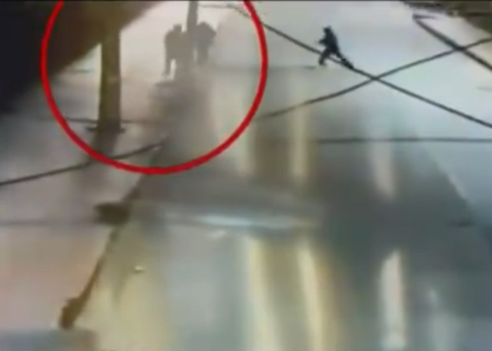 VIDEO: En Bogotá están apuñalando hasta para robarse la coca del almuerzo