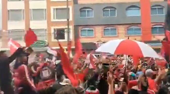  - VIDEO: El impresionante recibimiento al América de Cali en Bogotá