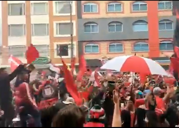 VIDEO: El impresionante recibimiento al América de Cali en Bogotá