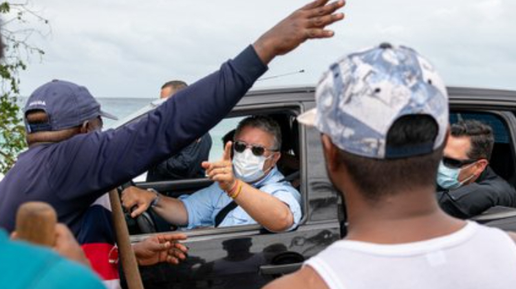 Jugando básquet en un manicomio