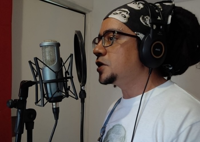 Gio Monteadentro y su crítica a la cultura y a la renovación urbana en Medellín