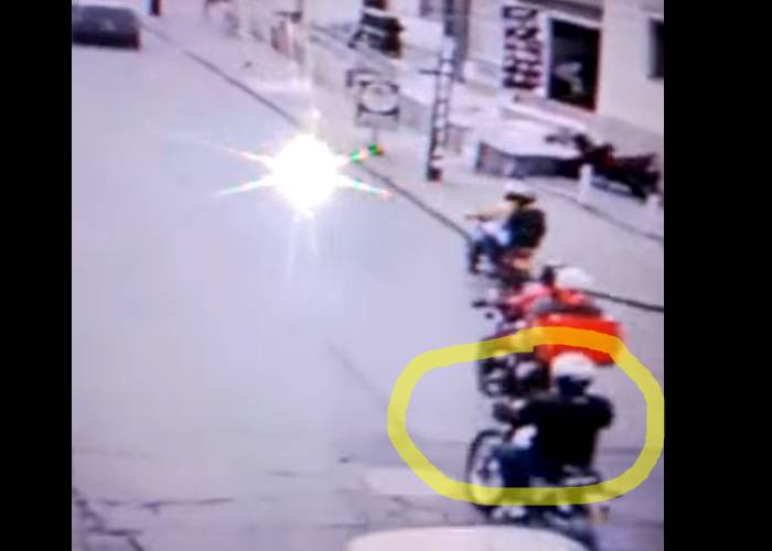 [VIDEO] ¡Mucho asesino! hombre causa accidente a motociclista y se vuela