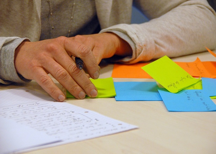 Con el rótulo que mides serás medido