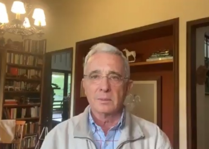 Uribe dice que sus congresistas no aceptarán subirse el salario
